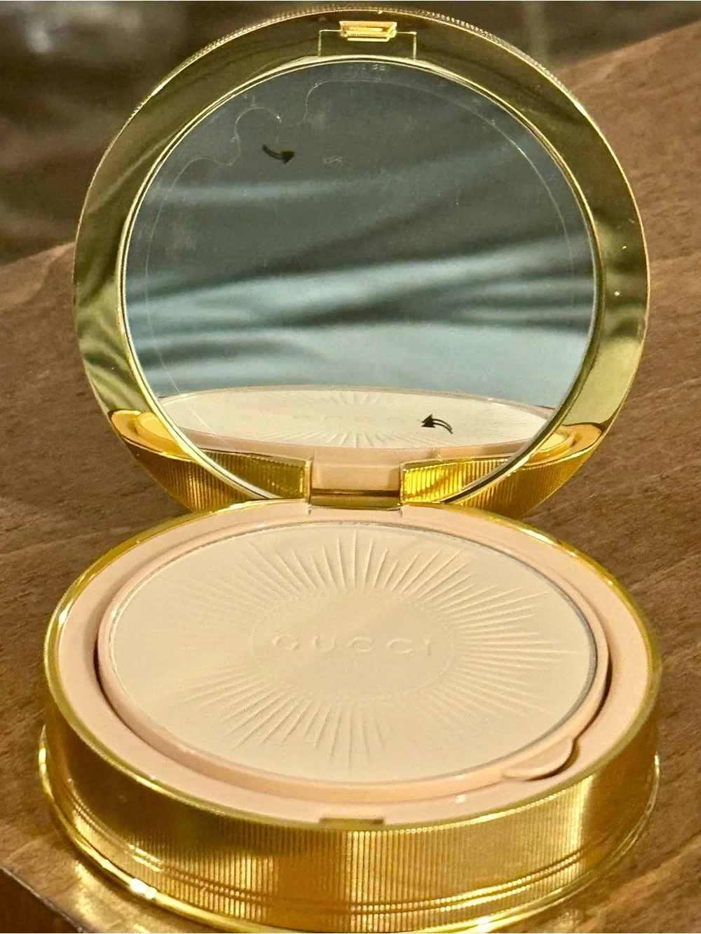 FreshGucci Mattifying Face Powder with 18-Hour Wear;Shade:00(without box & Puff)